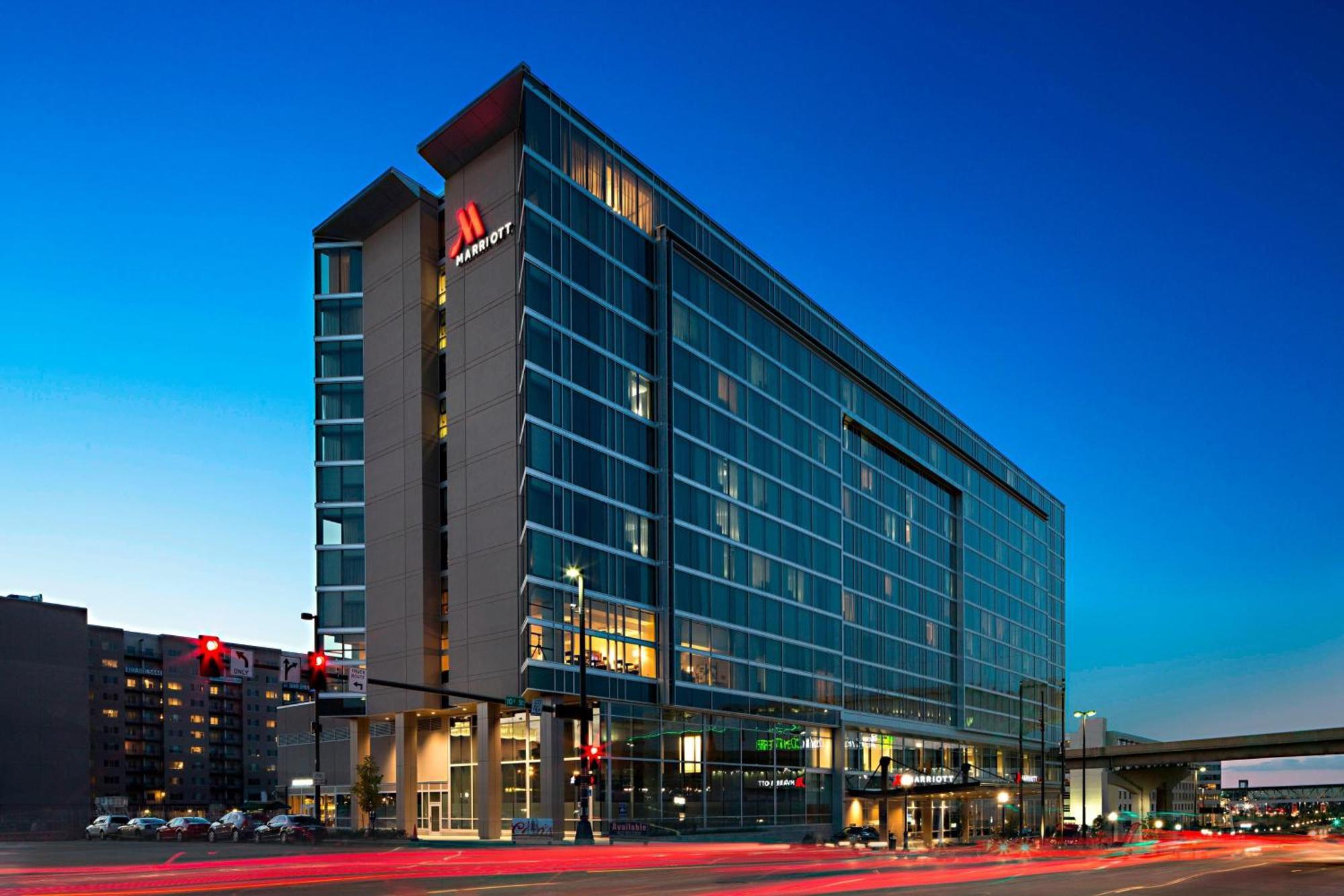 Omaha Marriott Downtown At The Capitol District Hotel Bagian luar foto